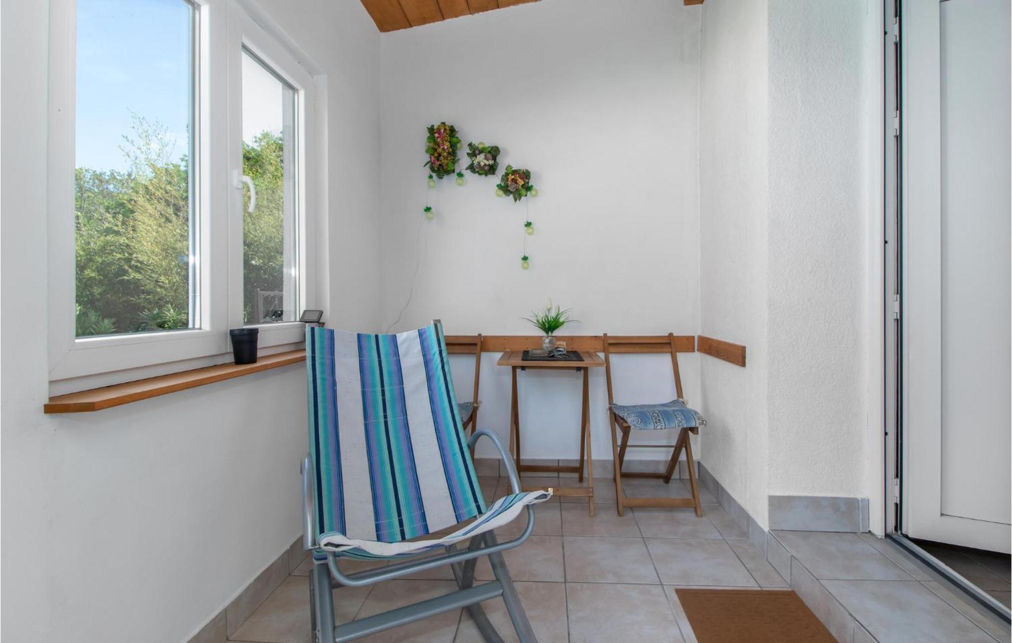Amazing apartment in Smrika with 1 Bedrooms&WiFi Buitenkant foto