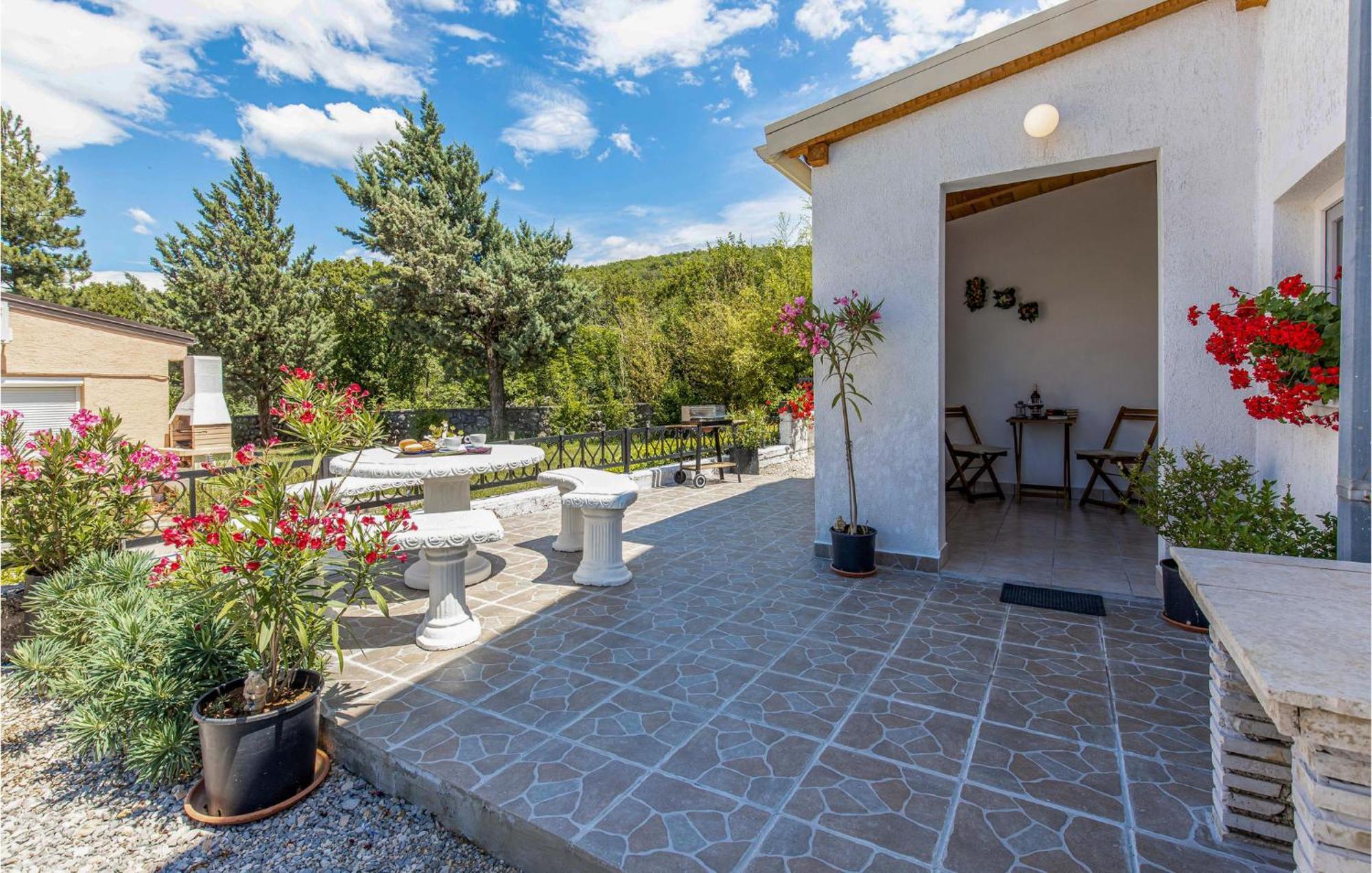 Amazing apartment in Smrika with 1 Bedrooms&WiFi Buitenkant foto