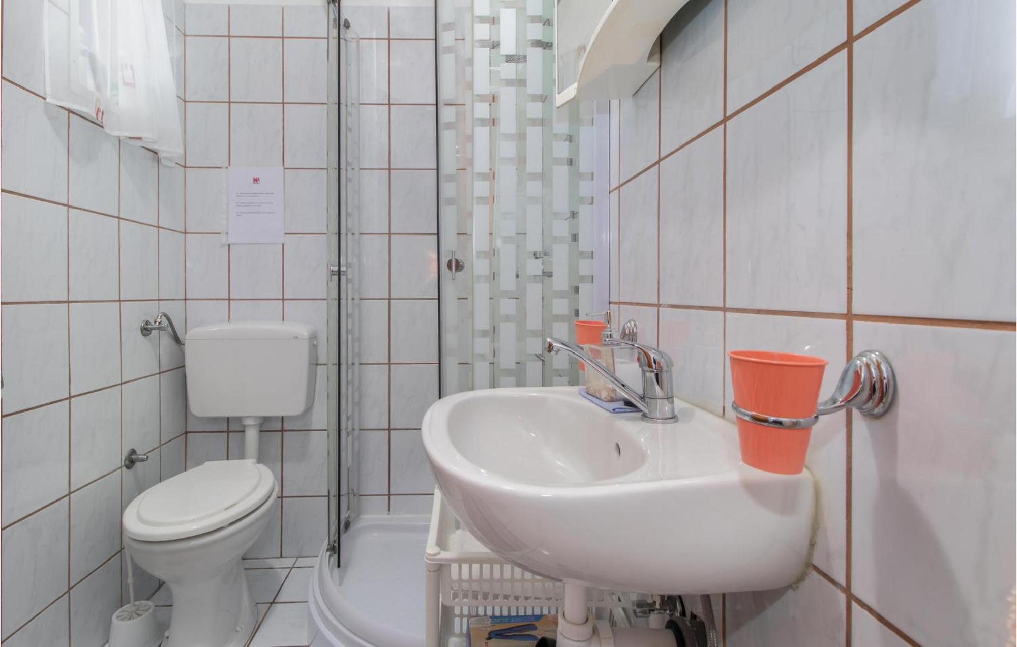 Amazing apartment in Smrika with 1 Bedrooms&WiFi Buitenkant foto